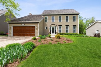 577 Regency Dr, Lake Zurich, IL 60047