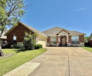 1311 Fleetwood Cove Dr, Grand Prairie, TX 75052