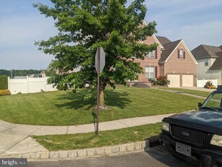 1100 Picasso Ct, Williamstown, NJ 08094
