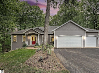 2725 Blue Meadow Dr, Traverse City, MI 49685