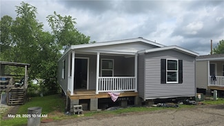 15 Surf Dr, Finleyville, PA 15332