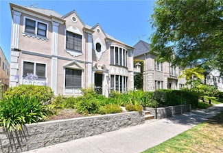 151 S Crescent Dr, Beverly Hills, CA 90212