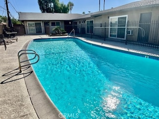 686 E Cottonwood Rd Unit 5, Palm Springs, CA 92262