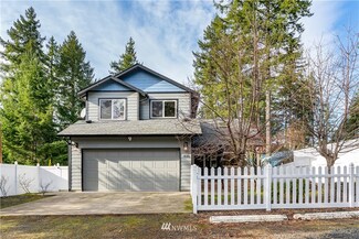 410 E Emerald Lake Dr E, Grapeview, WA 98546