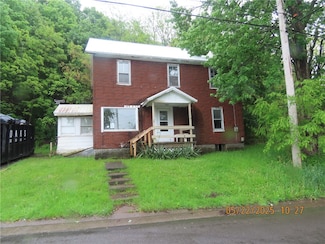 45 Galen St, Clyde, NY 14433
