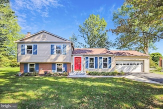 12806 Pinecrest Rd, Herndon, VA 20171