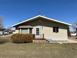 304 2nd St E, Anamoose, ND 58710