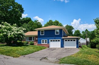 45 Lindbergh Ave, Holyoke, MA 01040