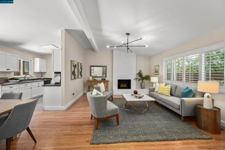 1062 Oak Hill Rd, Lafayette, CA 94549