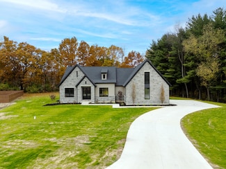 6219 Medinah Ln, Kalamazoo, MI 49004