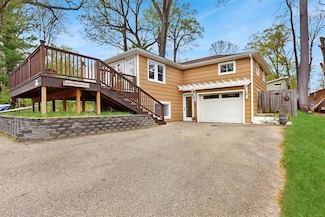 69317 Maple St, Benton Harbor, MI 49022