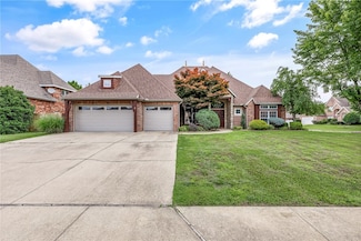 5503 S 44th St, Rogers, AR 72758