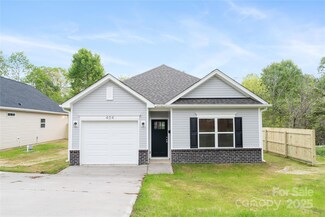 401 Groves St, Lowell, NC 28098