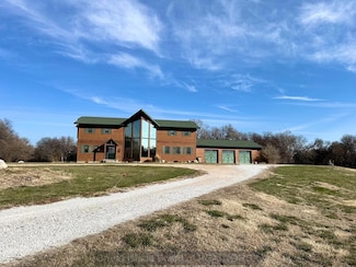 1910 9th St, Aurora, NE 68818