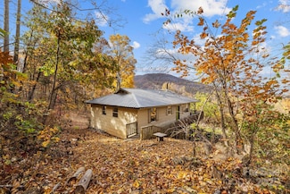 119 Pinnacle Mountain Rd, Leicester, NC 28748