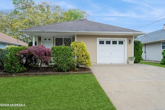 20 Mount Matterhorn Ln, Toms River, NJ 08753