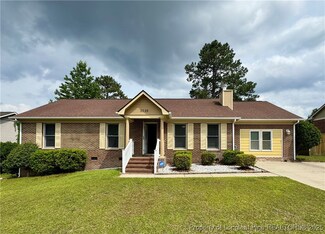 5026 Waterford Dr, Fayetteville, NC 28303