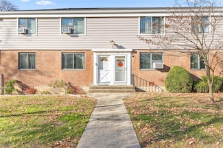220-47 73rd Ave, Oakland Gardens, NY 11364