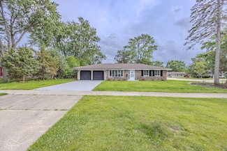 631 W Weathersfield Way, Schaumburg, IL 60193