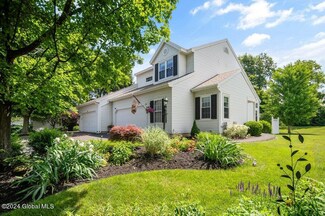 5 Hyland Cir, Troy, NY 12182