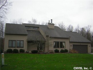 3269 Greenleafe Dr, Phoenix, NY 13135