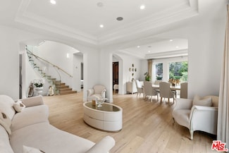 717 S Los Robles Ave, Pasadena, CA 91106