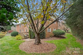 27 Capri Ln Unit 15-D, Hendersonville, NC 28791