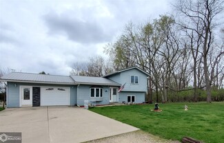 517 Maple St, Garwin, IA 50632
