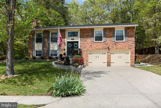 8922 Applecross Ln, Springfield, VA 22153