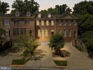 10185 Castlewood Ln, Oakton, VA 22124