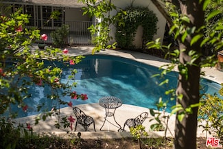 22370 Macfarlane Dr, Woodland Hills, CA 91364