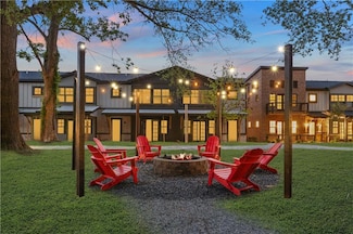 931 Willingham Dr Unit 10, Hapeville, GA 30354