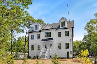 108 South St, Reading, MA 01867