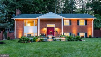 3330 Rose Ln, Falls Church, VA 22042