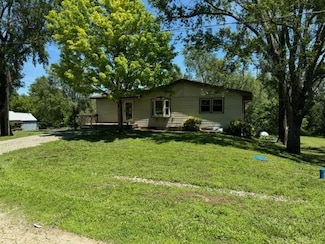 22720 Melody Ln, Vassar, KS 66543