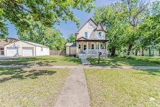 122 W 1st St, Junction City, KS 66441