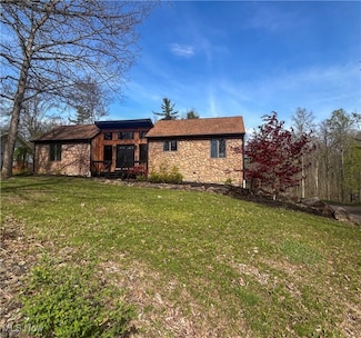 3013 Whispering Pines Dr, Canfield, OH 44406