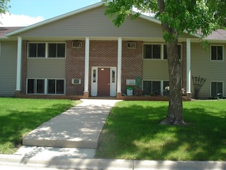 725 S 9th St Unit 6, Bird Island, MN 55310