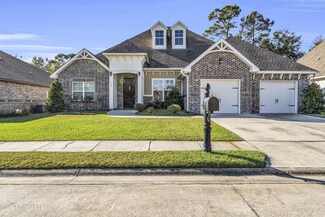713 Champagne Dr, Biloxi, MS 39532