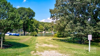 4265 Candlewood Dr, Sherrills Ford, NC 28673