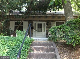 2713 S June St, Arlington, VA 22202