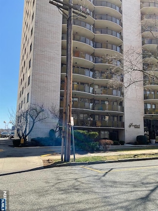 150 Overlook Ave Unit 8J, Hackensack, NJ 07601