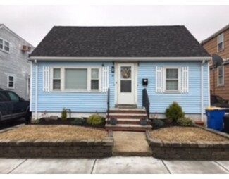 34 Townsend St, Winthrop, MA 02152