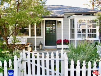 811 Galloway St, Pacific Palisades, CA 90272