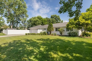 5625 Ridgewood Dr, Western Springs, IL 60558