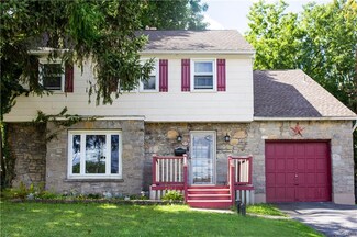 819 Woods Rd, Syracuse, NY 13209