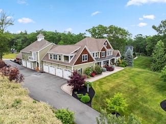 32 Burnham Rd, Windham, NH 03087