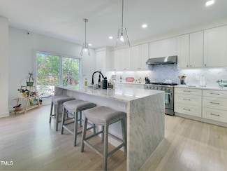 129 Grande Dr Unit 15, Morrisville, NC 27560