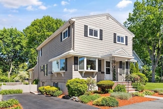 8 Waverly St, Stoneham, MA 02180