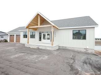 7019 Sandpiper Dr, Houghton, MI 49931